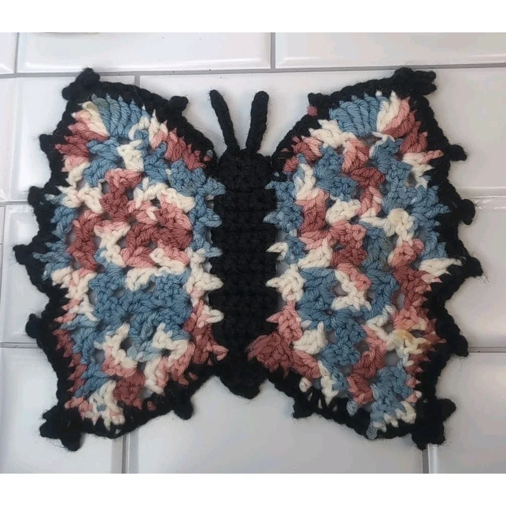 Trivet Set Vintage Butterfly Granny Square Crochet & Metal Footed Trivet 11